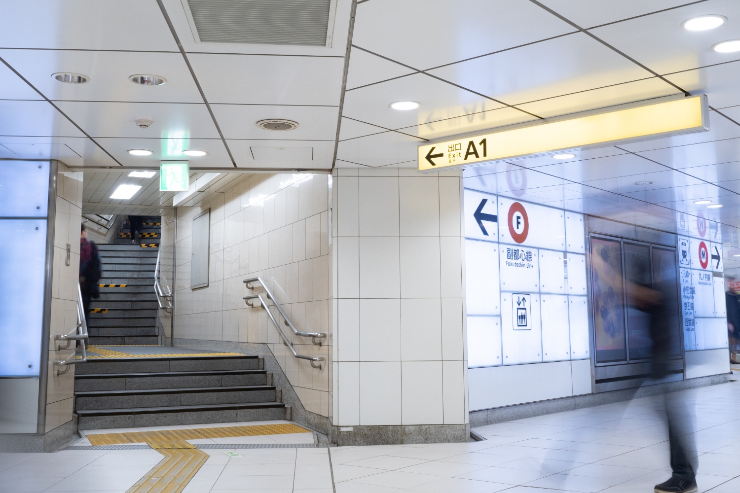 新宿三丁目駅から新宿本院までの道のり