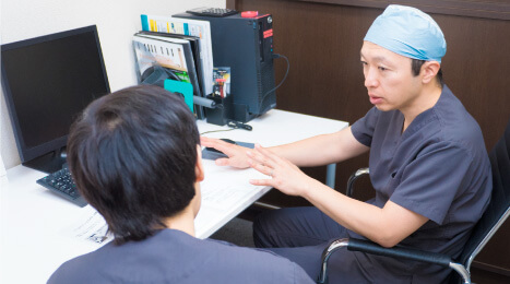 ゴリラクリニック総院長　稲見文彦3